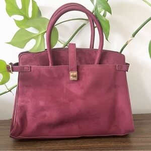 Unused JW PEI Designer Saige Faux Suede Tote Bag in Burgundy w Crossbody Strap